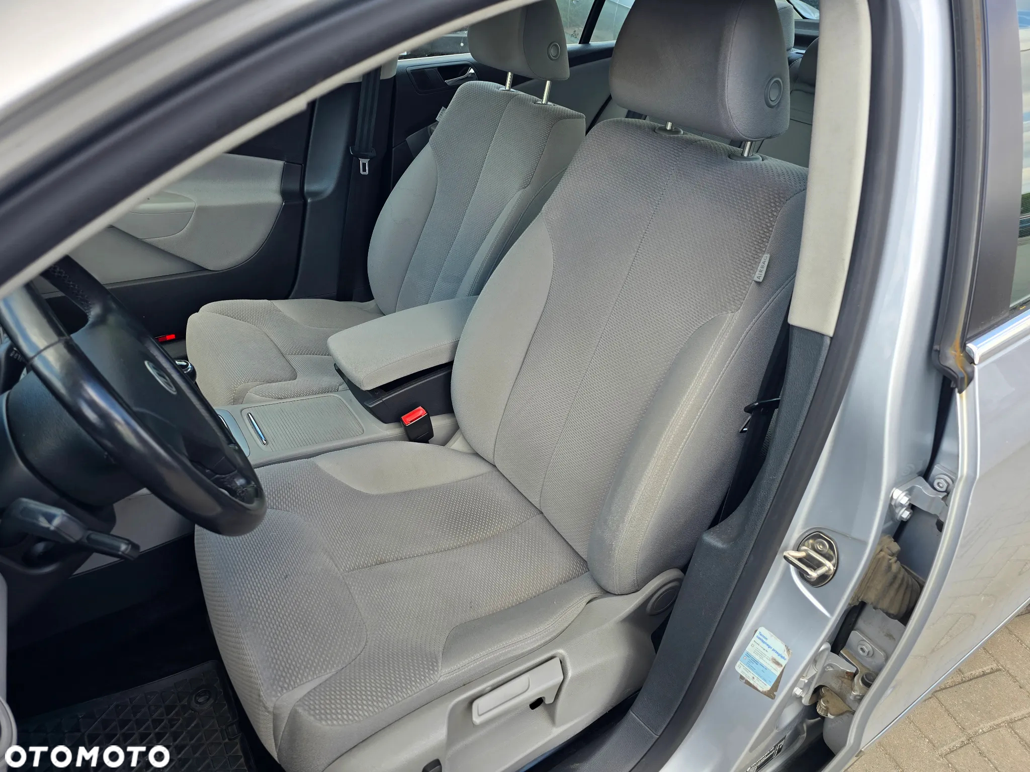 Volkswagen Passat - 12