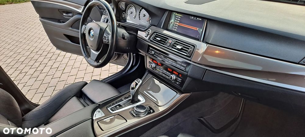 BMW Seria 5 535d Sport-Aut Modern Line - 19