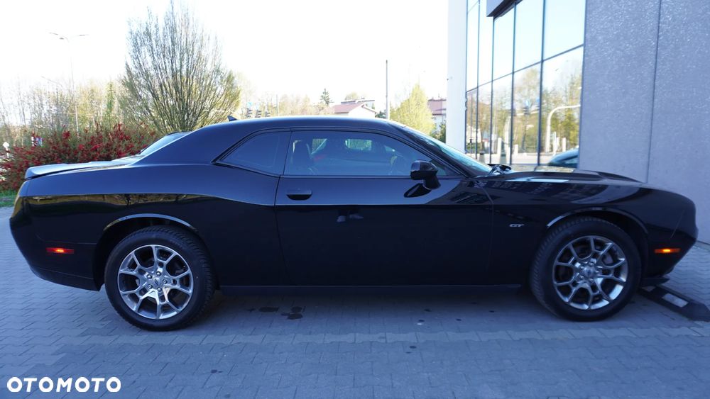 Dodge Challenger - 7
