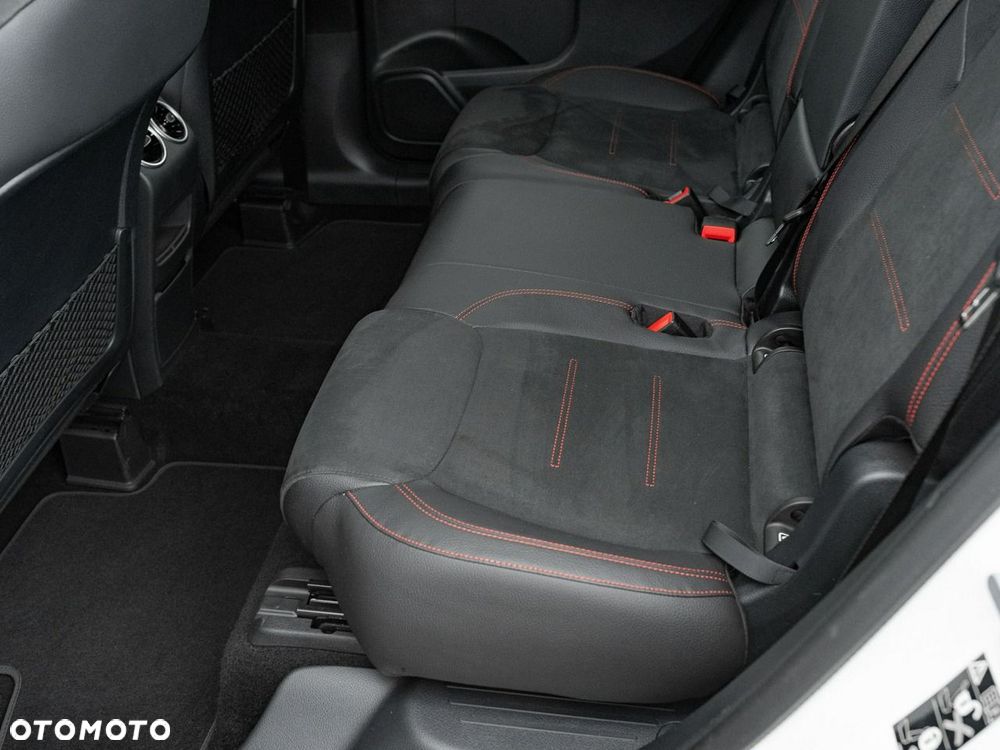 Mercedes-Benz GLB - 25