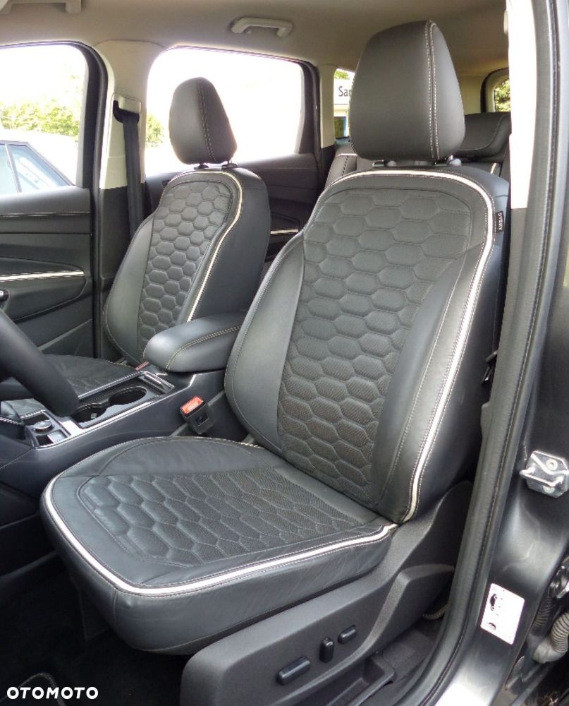 Ford Kuga - 10