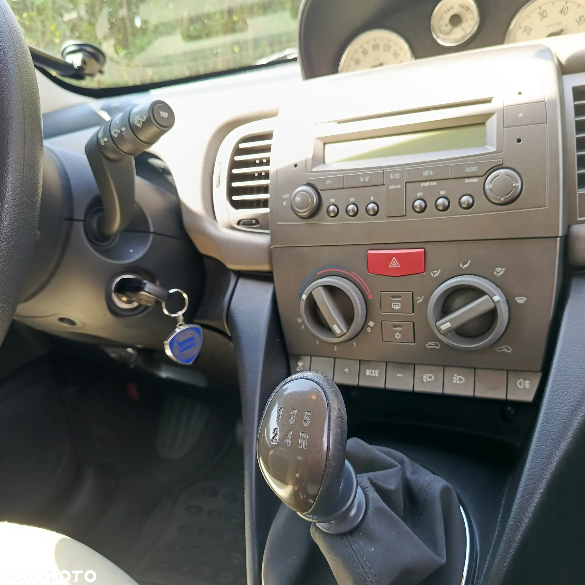 Lancia Ypsilon 1.4 16v Argento - 9