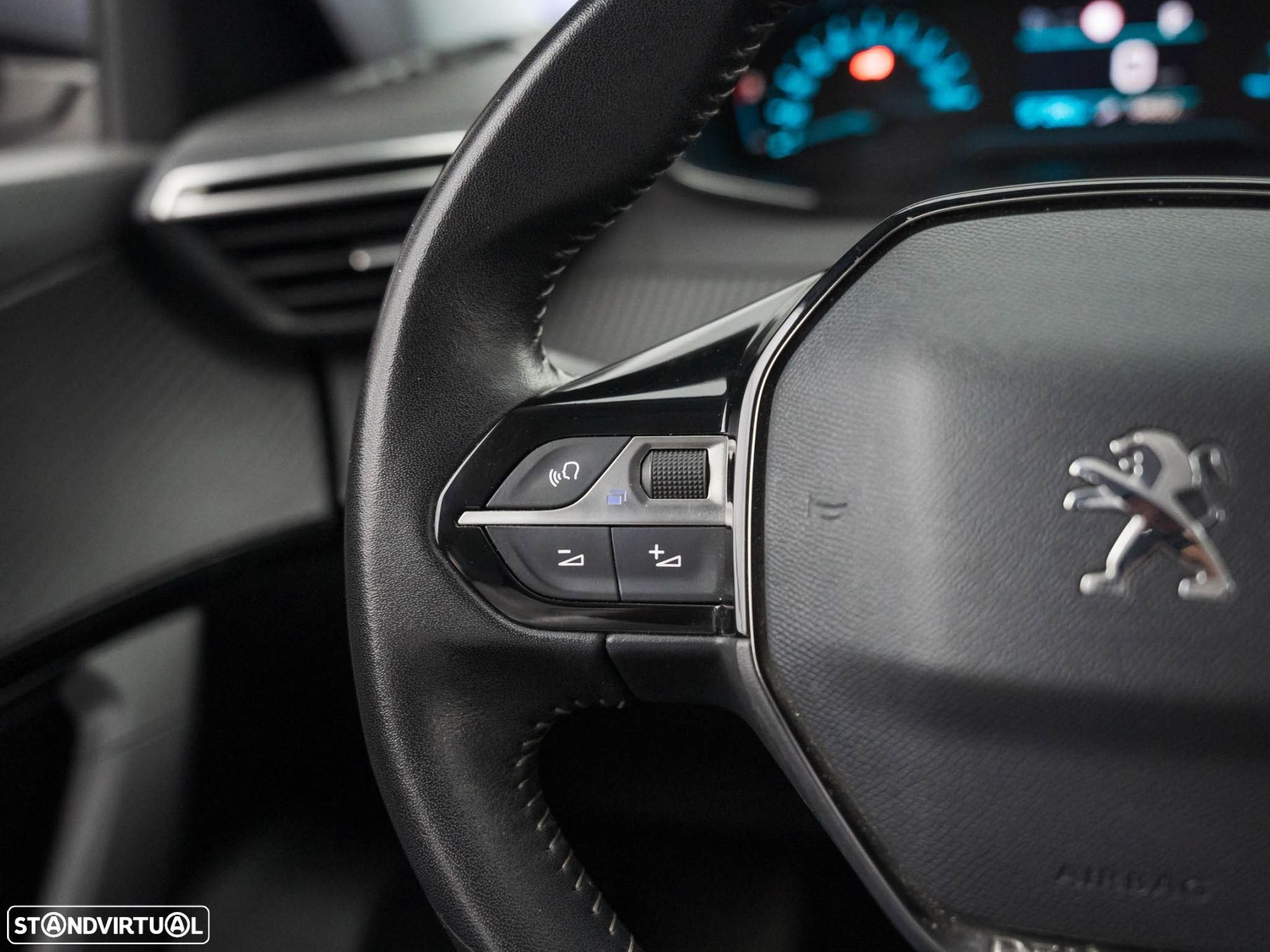 Peugeot e-2008 50 kWh Active - 24