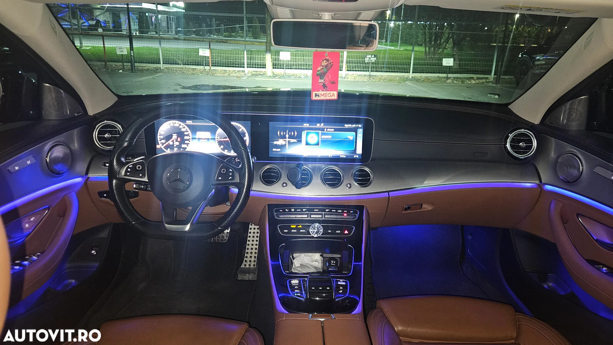 Mercedes-Benz E 220 d T 9G-TRONIC AMG Line - 37