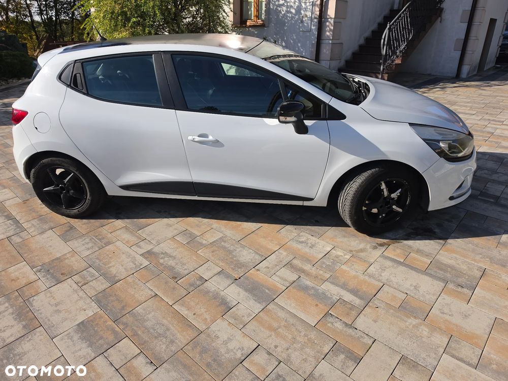 Renault Clio - 9