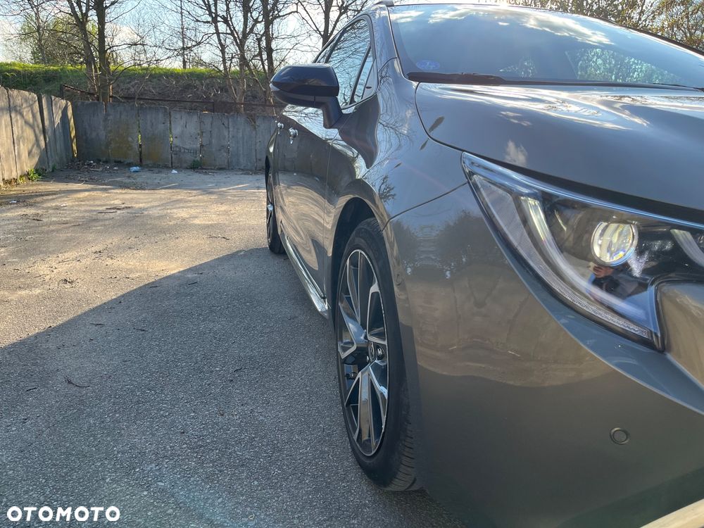 Toyota Corolla 2.0 Hybrid Executive - 11