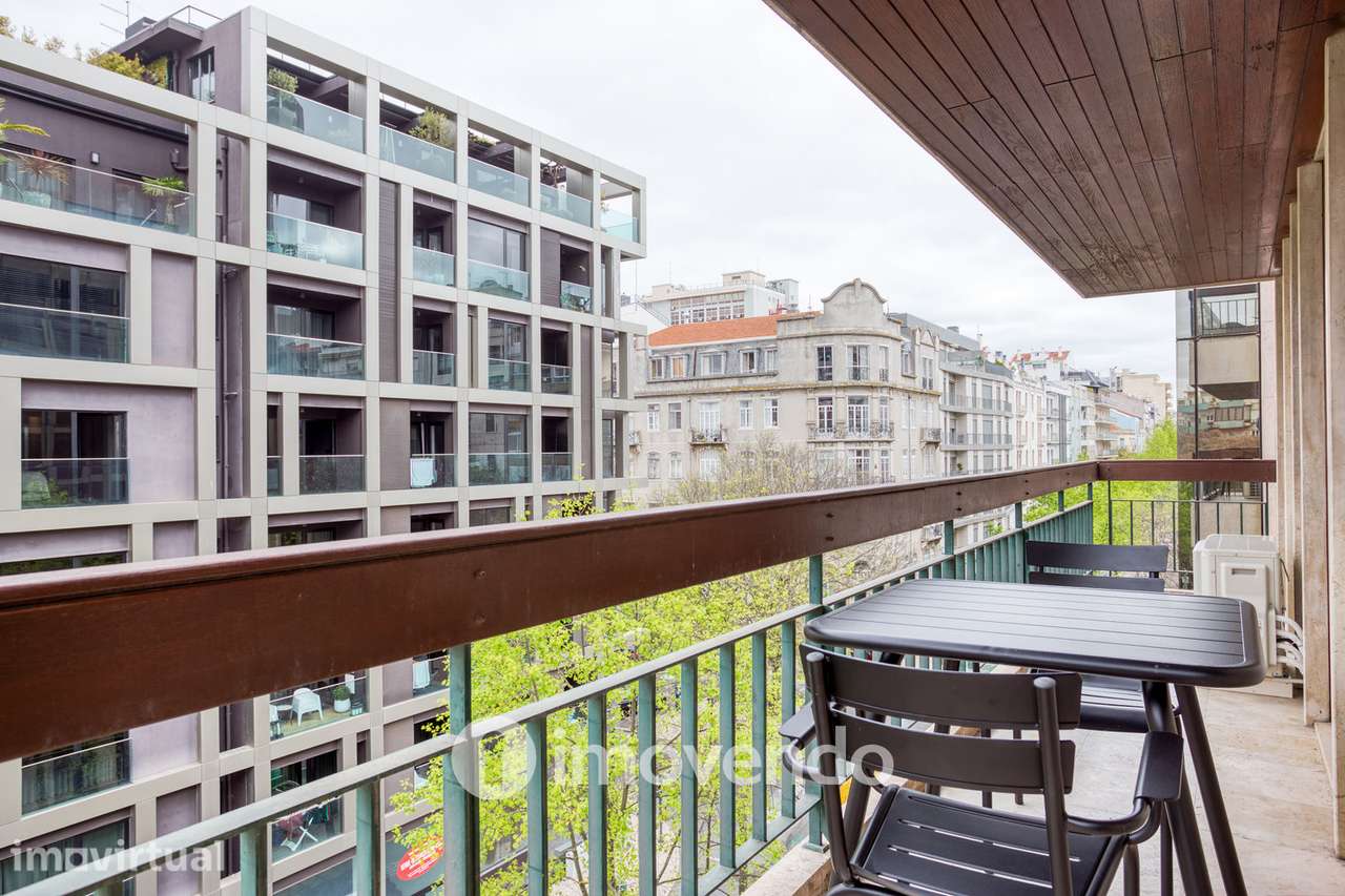 Apartamento T3 exclusivo, na icónica Avenida Visconde de Valmor - Grande imagem: 5/22