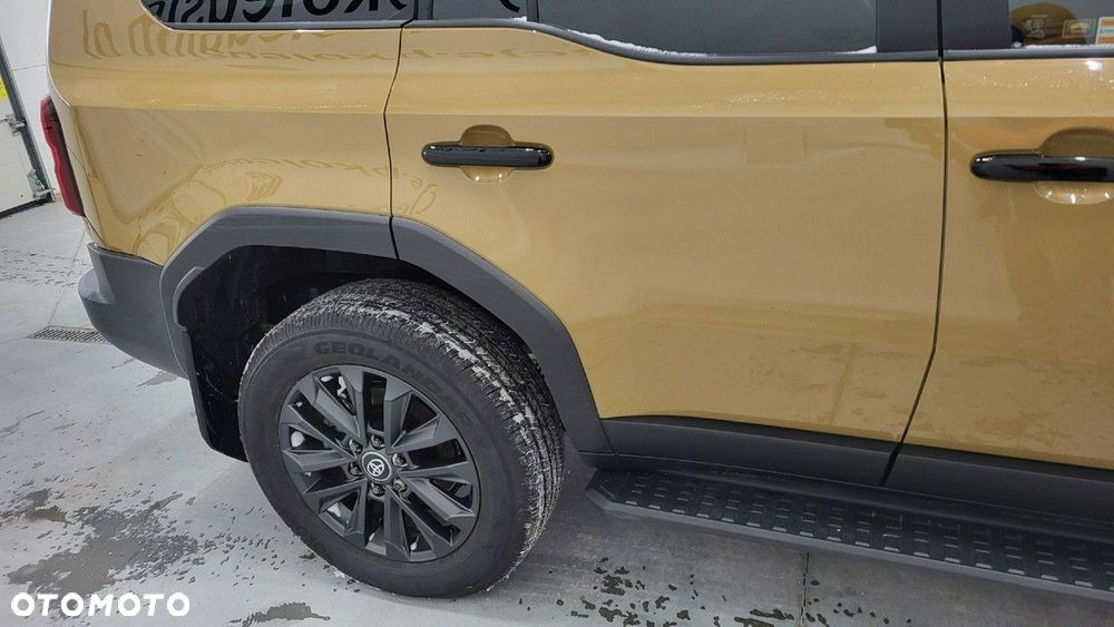 Toyota Land Cruiser - 5
