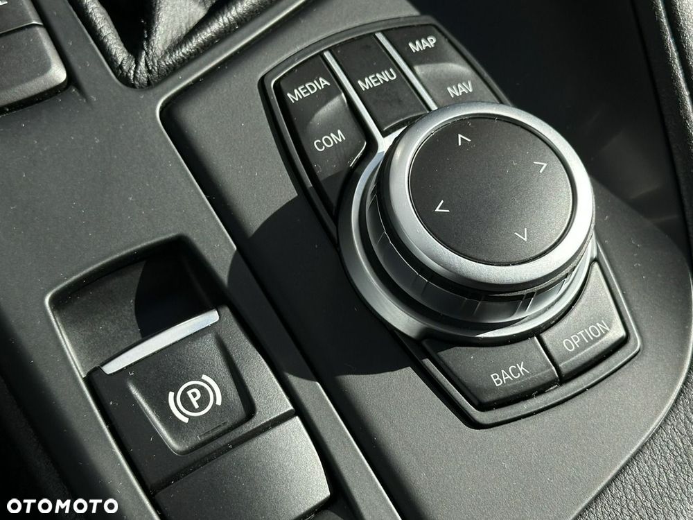 BMW X1 xDrive25e Advantage - 26