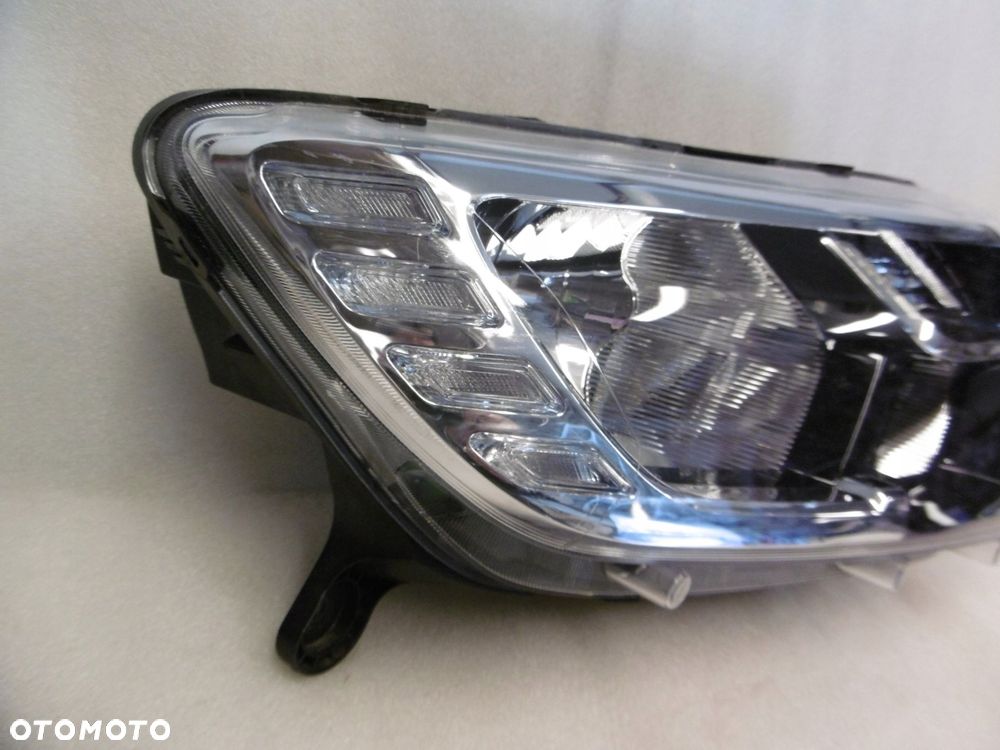 dacia sandero ii logan lift - lampa przednia prawa - 2
