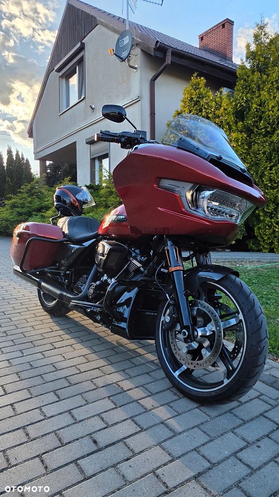 Harley-Davidson Touring Road Glide - 24