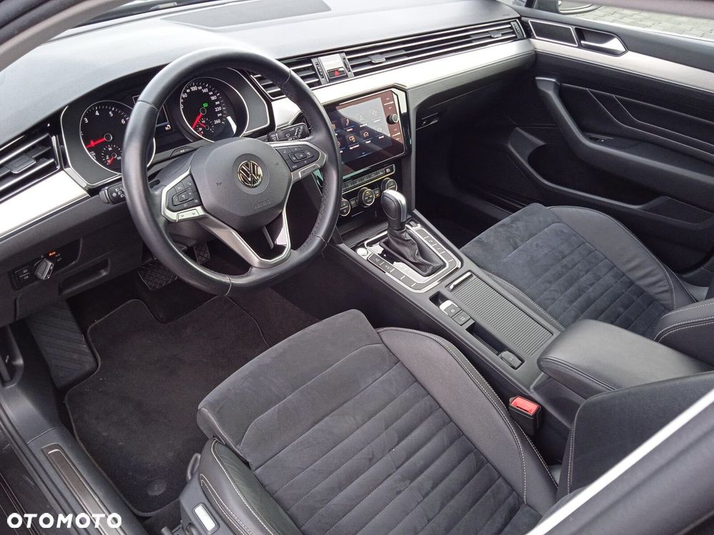 Volkswagen Passat - 11