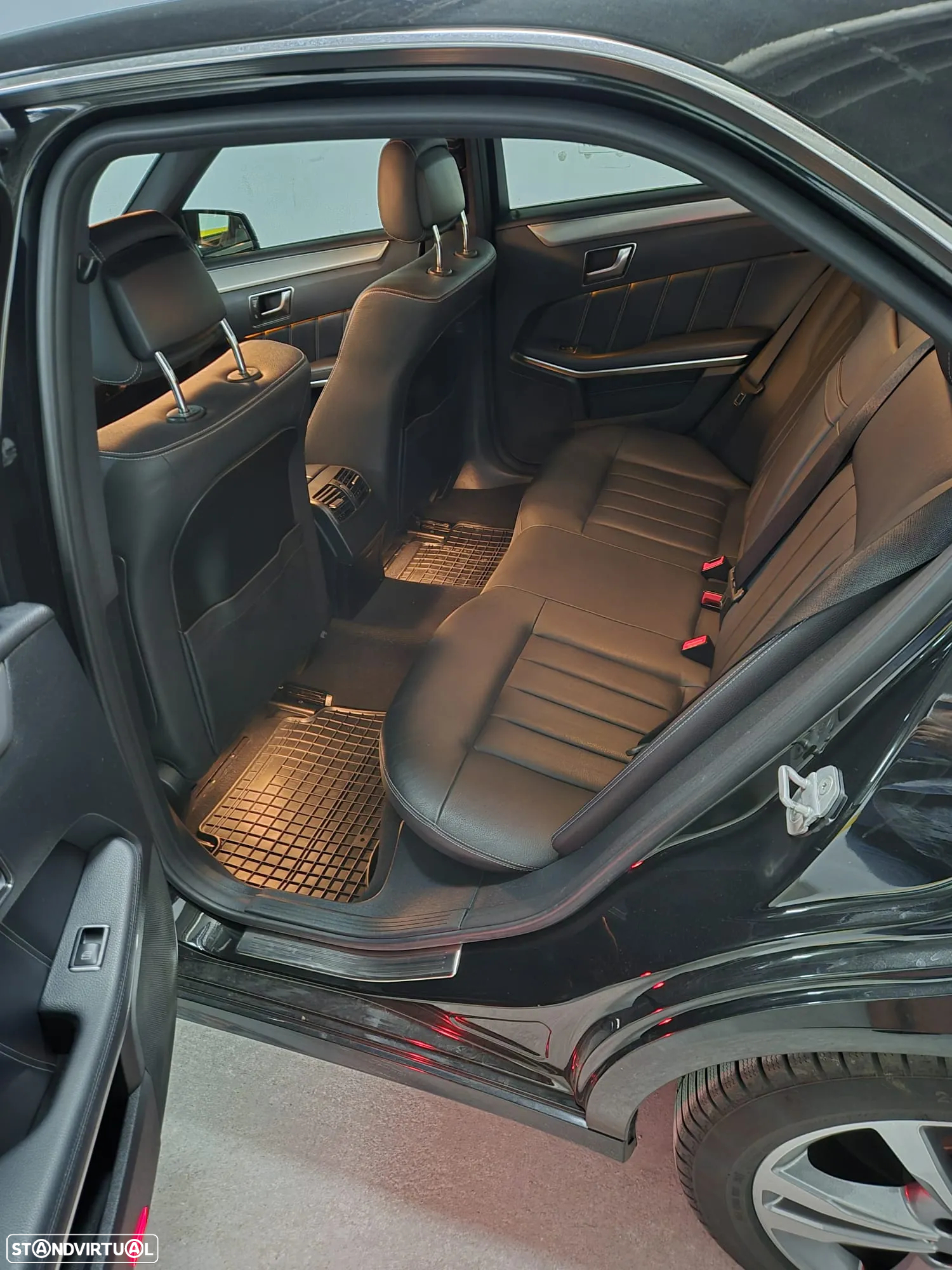 Mercedes-Benz E 220 BlueTEC Avantgarde Auto. - 9