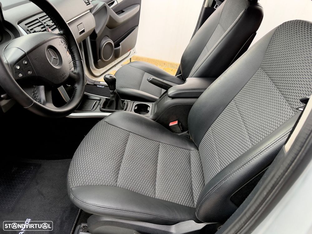 Mercedes-Benz B 180 CDI - 36