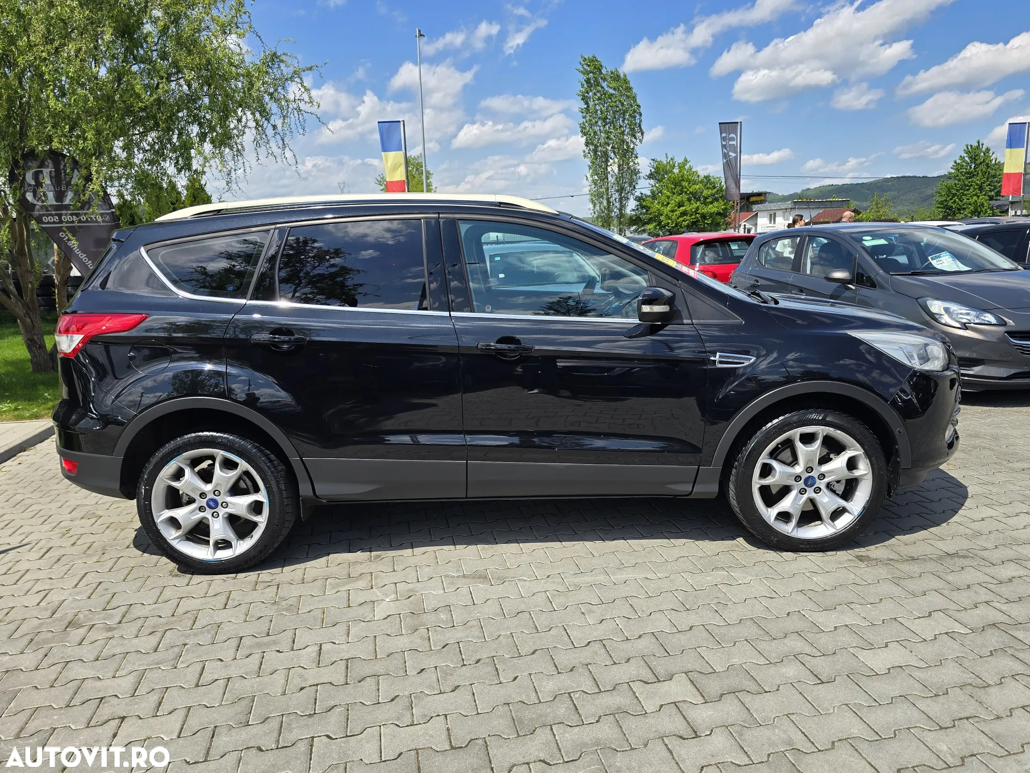 Ford Kuga 2.0 TDCi 4WD Powershift Titanium - 6
