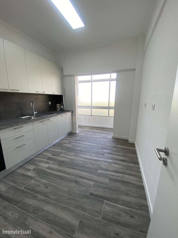 Apartamento T2 em Setúbal com Excelente Localização - Grande imagem: 2/30