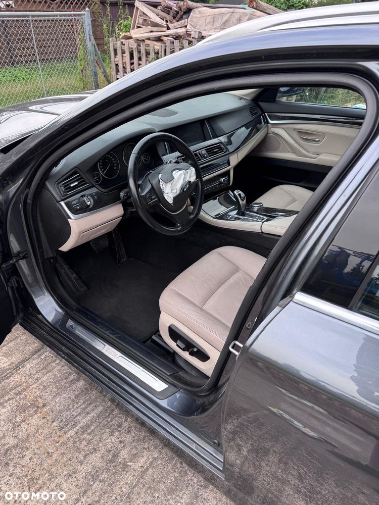 BMW Seria 5 525d xDrive Luxury Line - 12