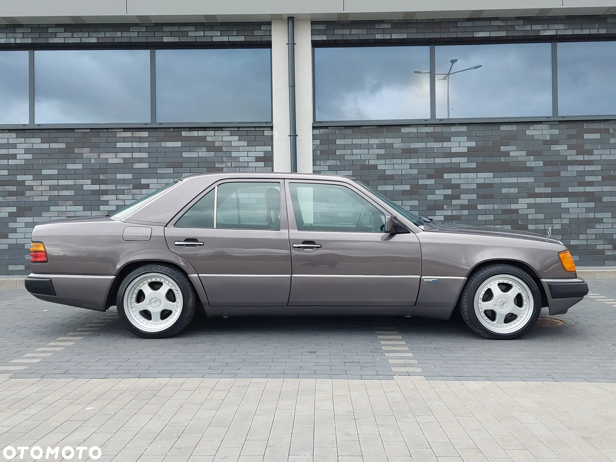 Mercedes-Benz Klasa E 230 - 3