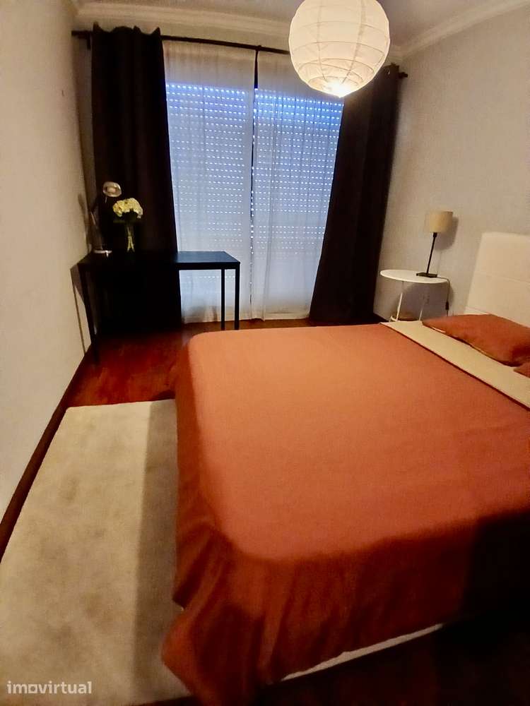 Quarto suite em matosinhos Sul junto à estação de metro