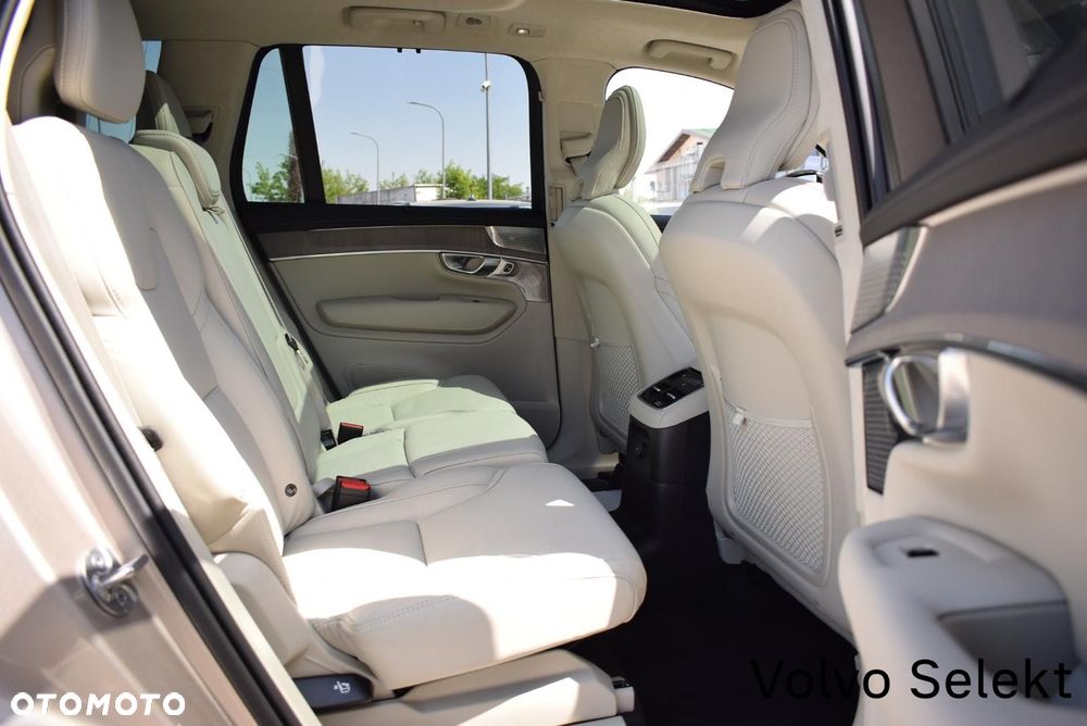 Volvo XC 90 - 24