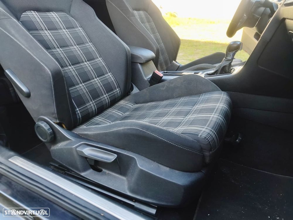 VW Golf 2.0 TDI GTD DSG - 11