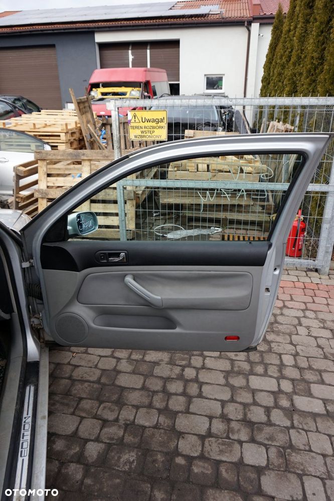 DRZWI PRZEDNIE PRAWE GOLF IV 3D HB LA7W  SREBRNY VOLKSWAGEN 1997-2006 - 9