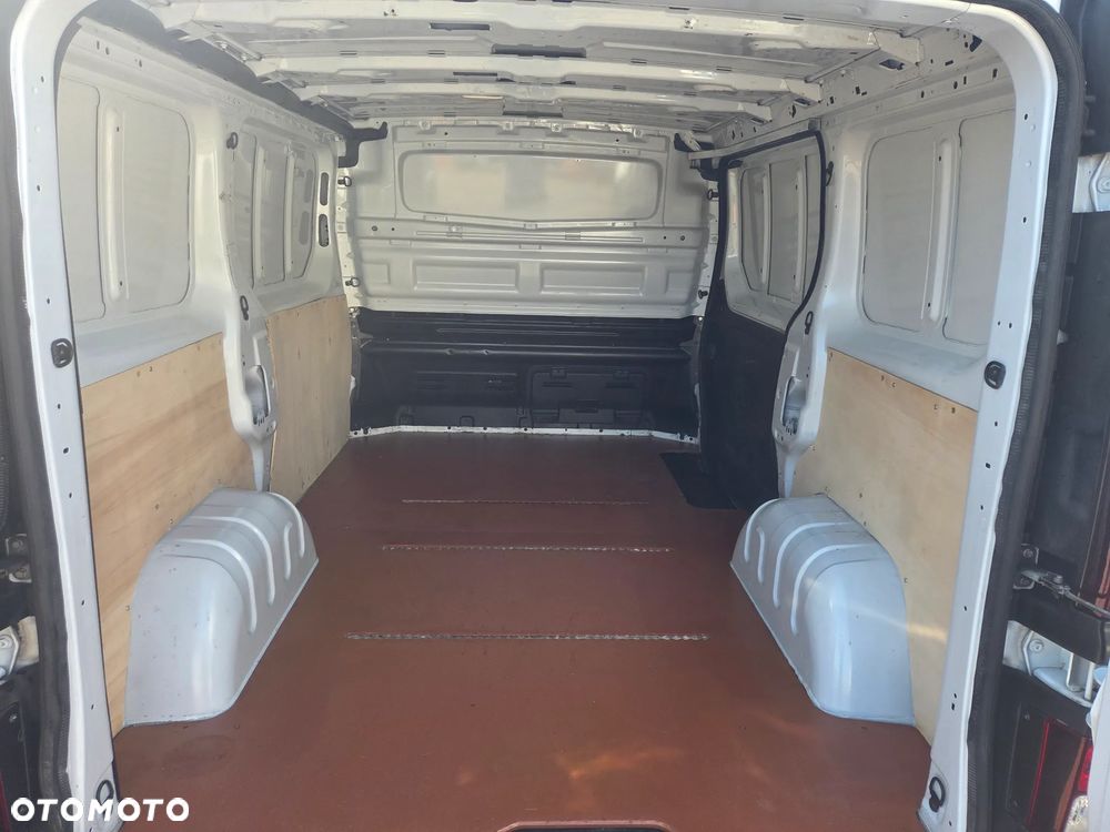 Opel VIVARO - 11