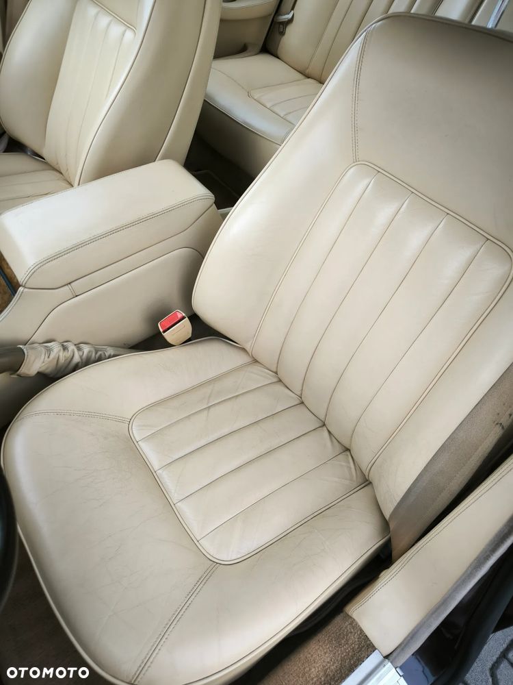 Jaguar Daimler Double Six - 6
