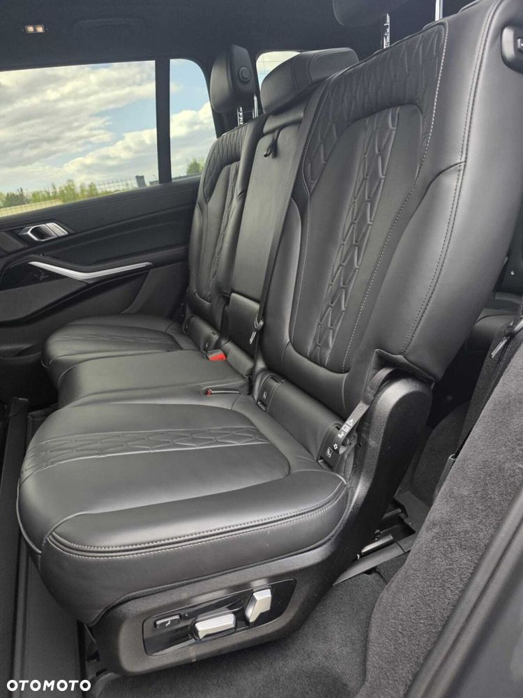BMW X7 xDrive40i mHEV M Sport sport - 27