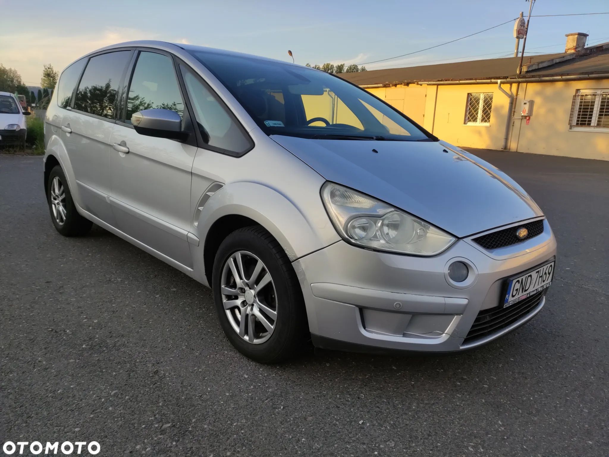 Ford S-Max - 1