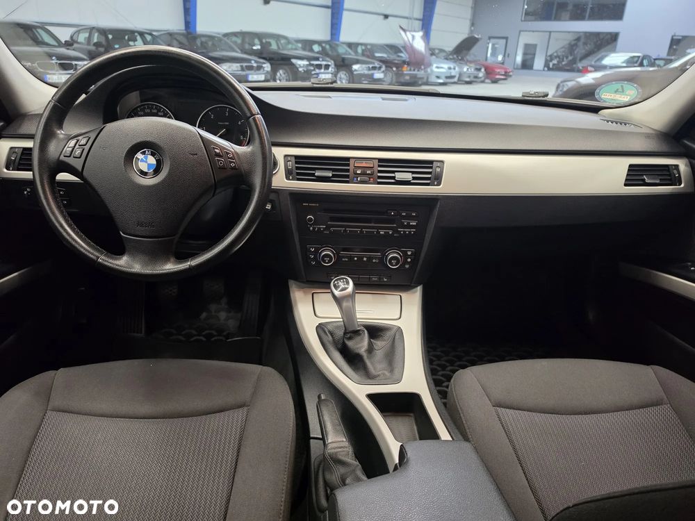 BMW Seria 3 318d DPF - 25