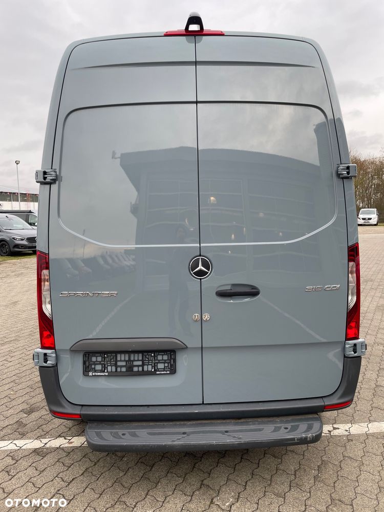 Mercedes-Benz Sprinter - 30