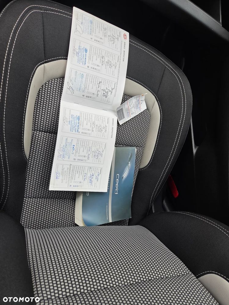 Kia Ceed 1.6 GDI ISG Dream Team Edition - 28