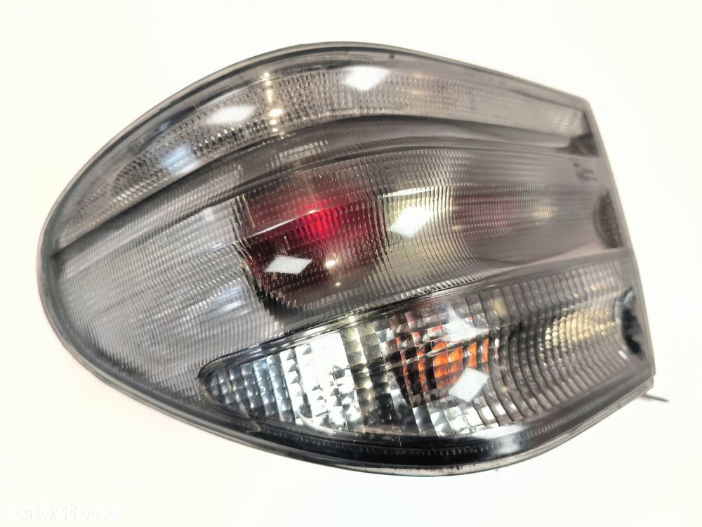 LAMPA PRAWA TYŁ MERCEDES - BENZ E-KLASA W210 - 2
