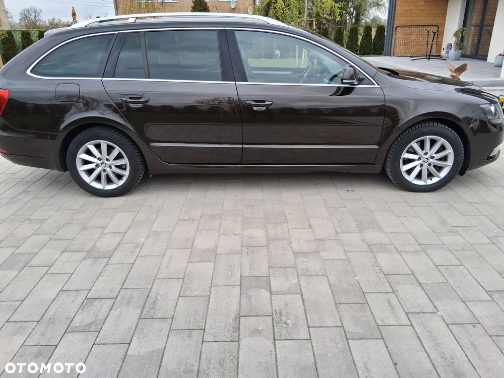 Skoda Superb 2.0 TDI DSG Elegance - 10