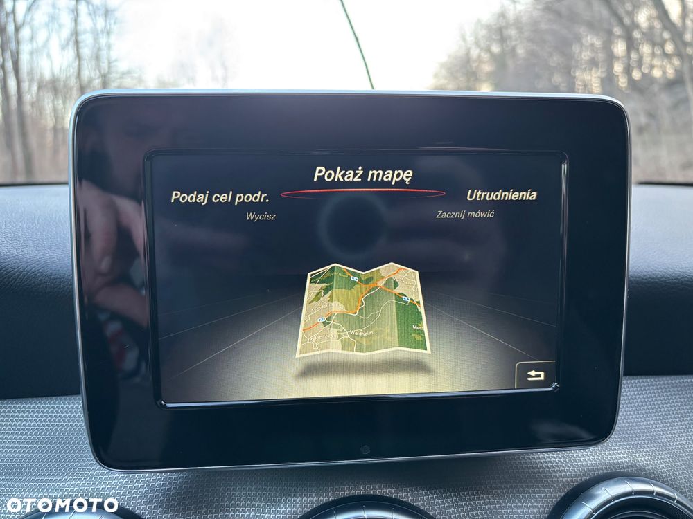 Mercedes-Benz CLA 180 7G-DCT UrbanStyle Edition - 21