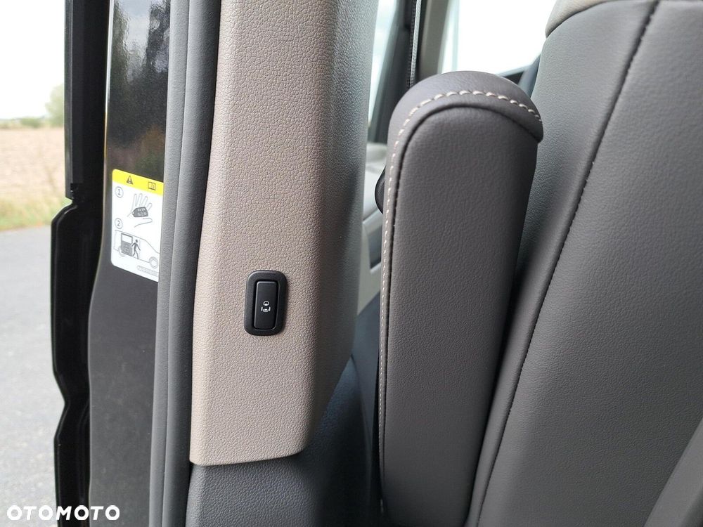 Volkswagen Multivan - 30