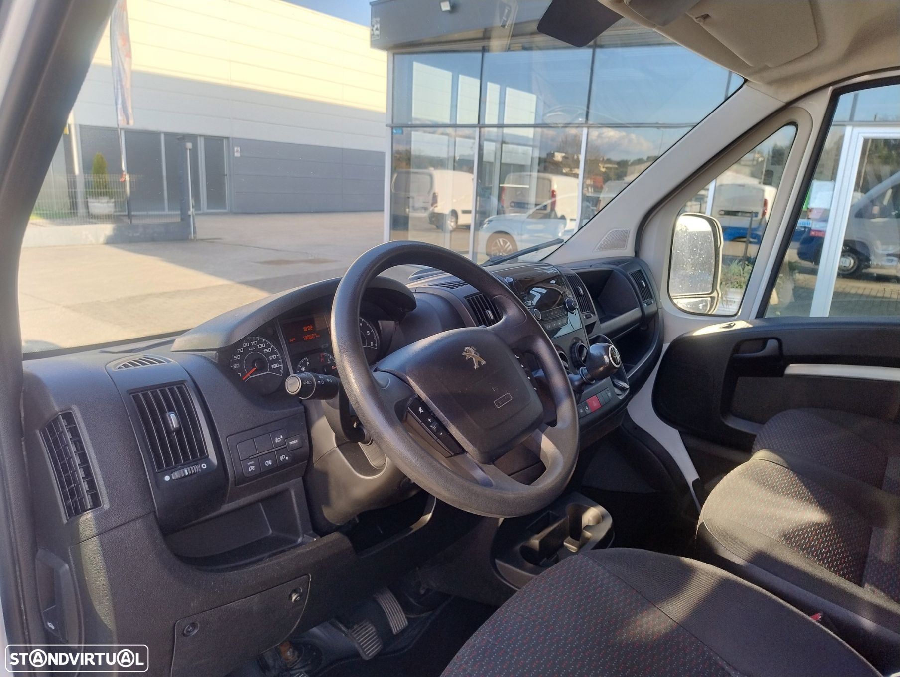 Peugeot Boxer 2.2 BlueHDi 330 L2H2 Premium - 12