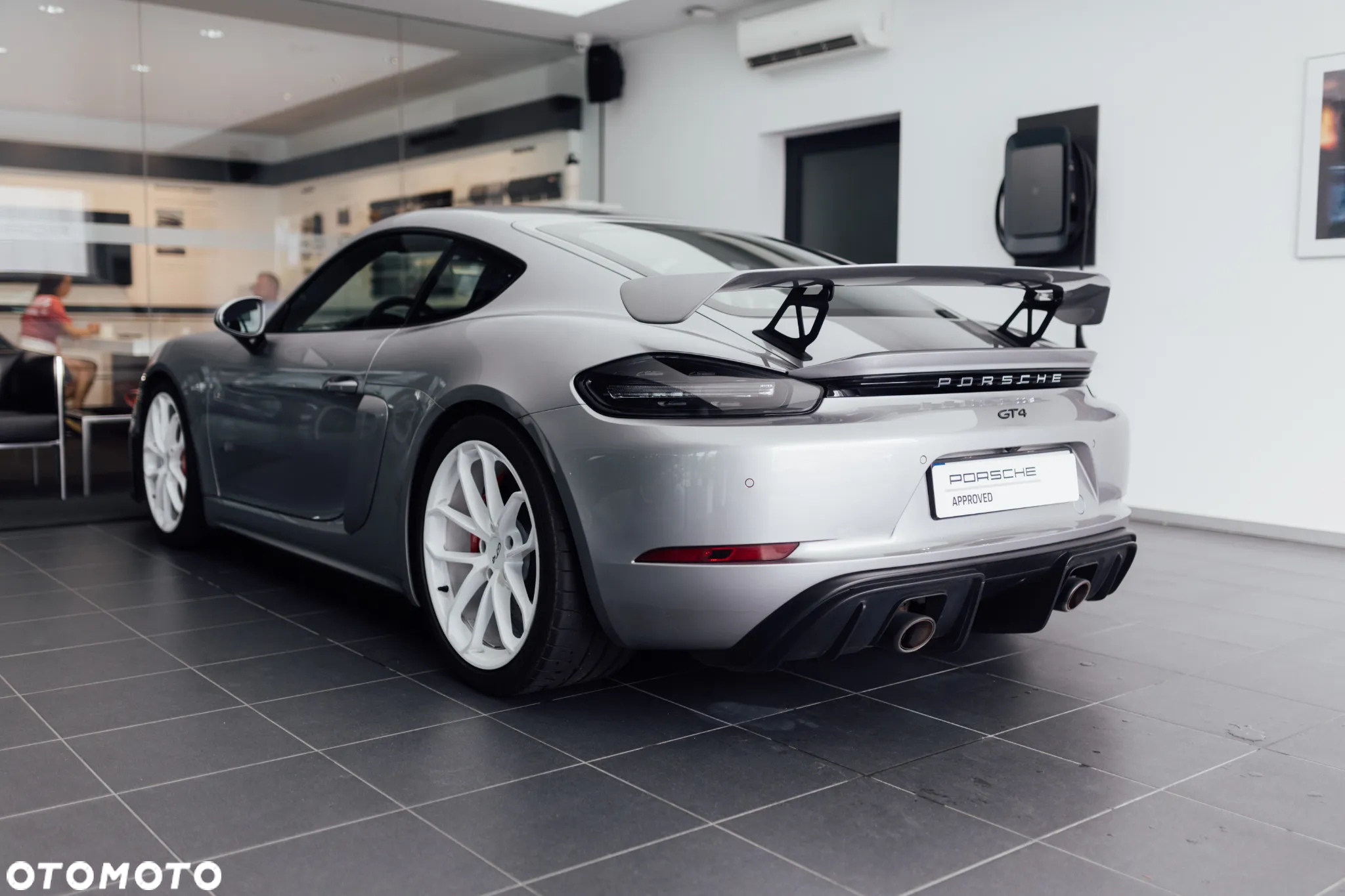 Porsche 718 Cayman GPF GT4 - 13