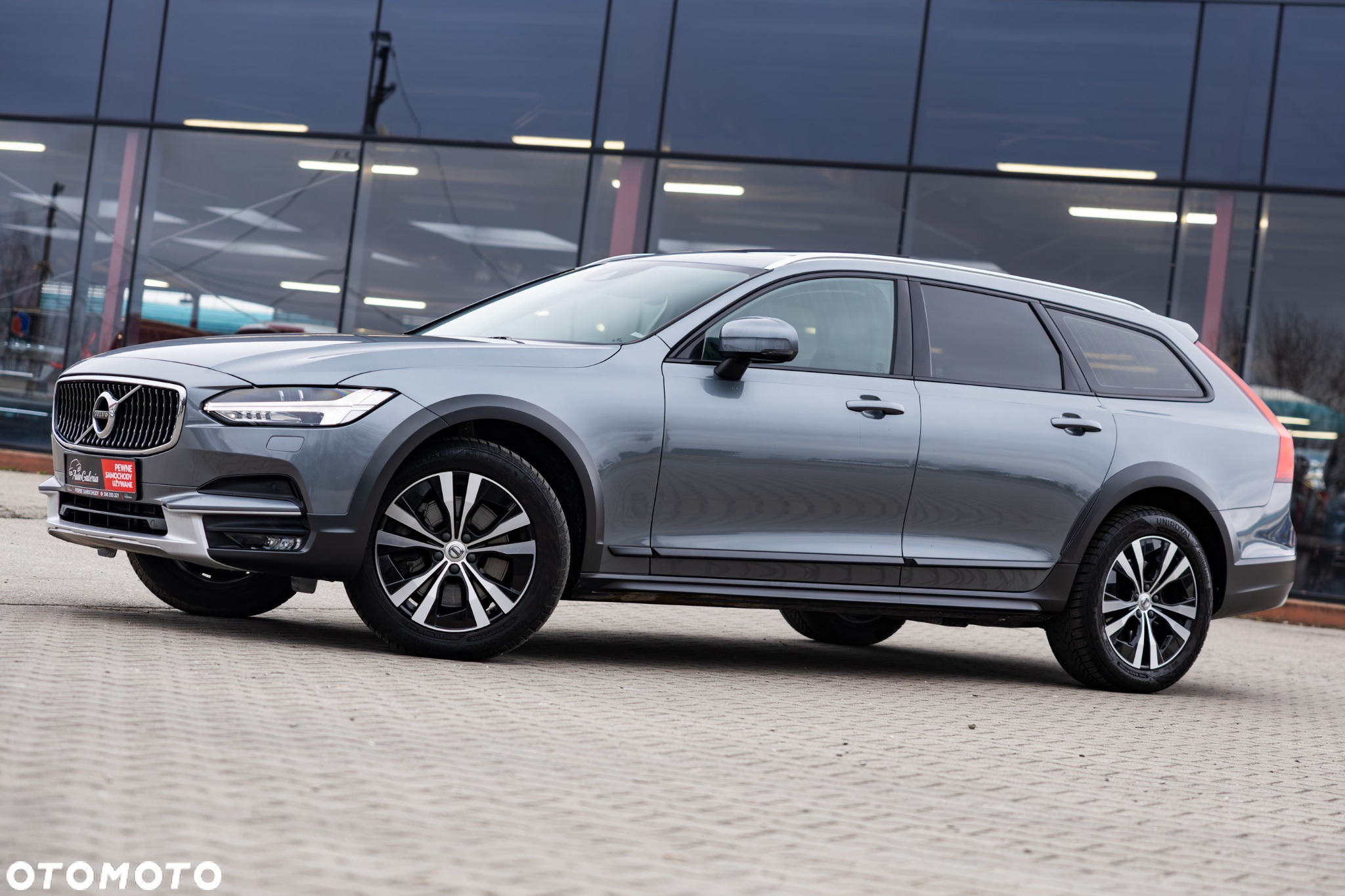 Volvo V90 Cross Country D5 AWD Geartronic - 4