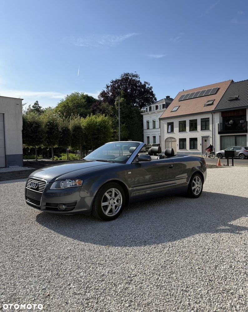 Audi A4 Cabrio 2.0 TDI DPF - 1