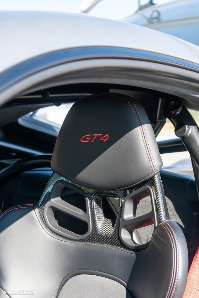 Porsche Cayman GT4 - 21