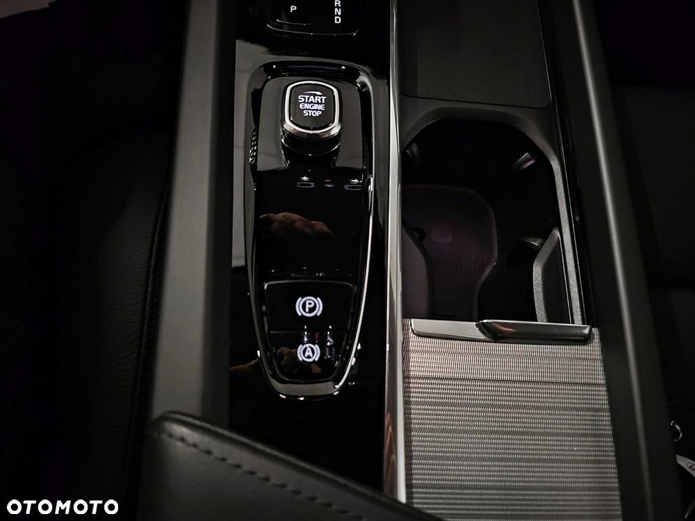 Volvo V60 B4 B Plus Dark - 25