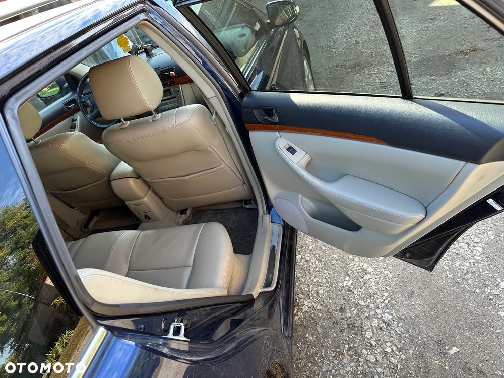 Toyota Avensis - 13