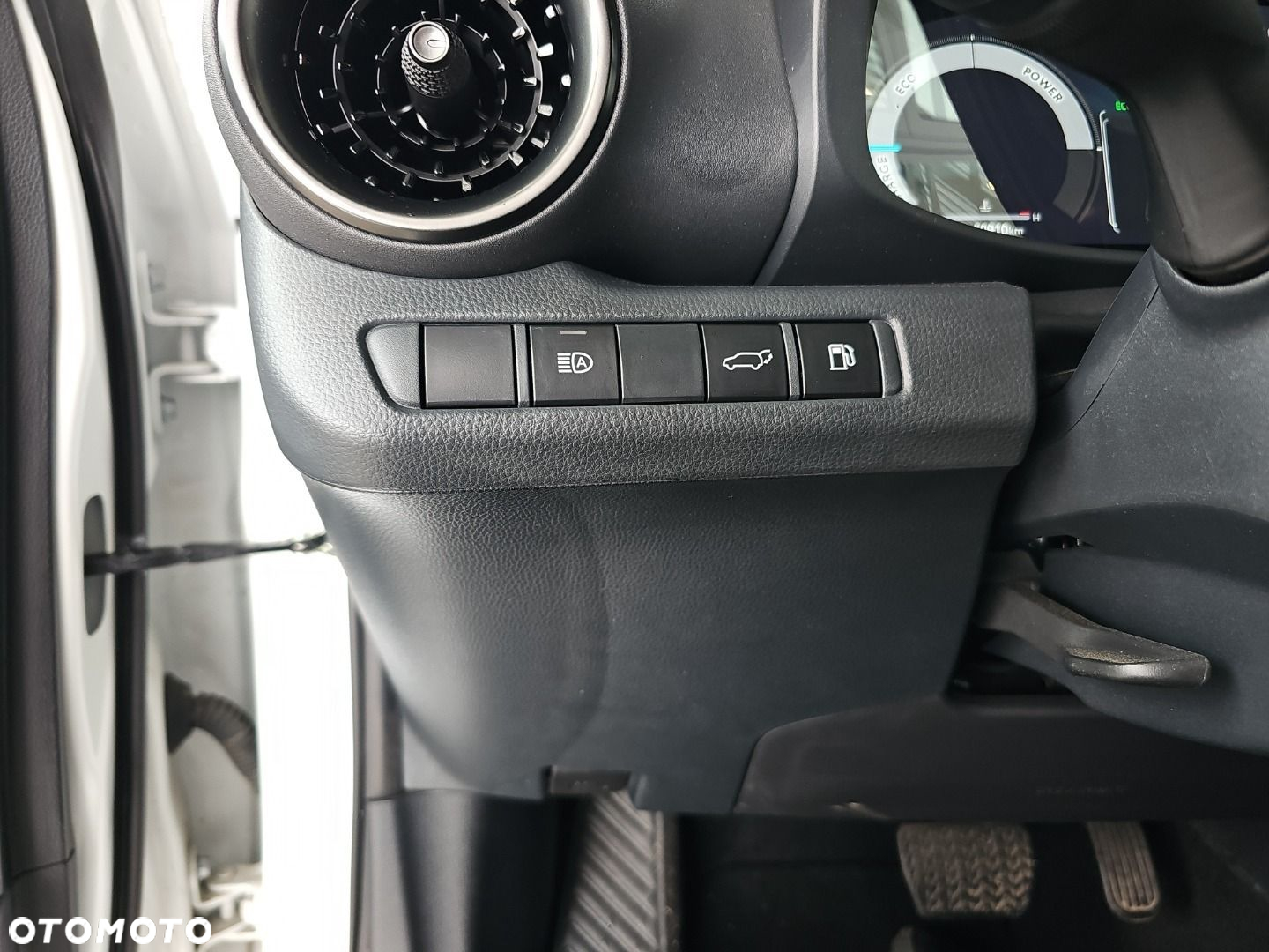 Toyota C-HR - 16