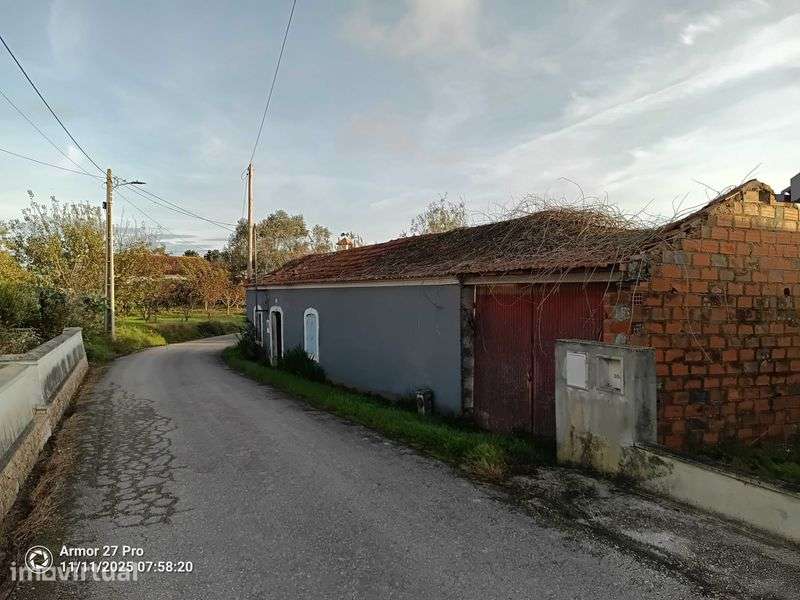 Moradia para remodelação total - Grande imagem: 4/7