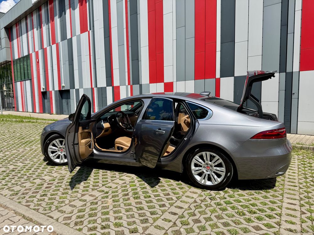 Jaguar XF 2.0 D200 S - 15