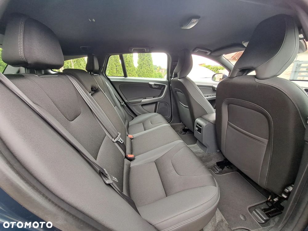 Volvo V60 D3 Geartronic Kinetic - 17