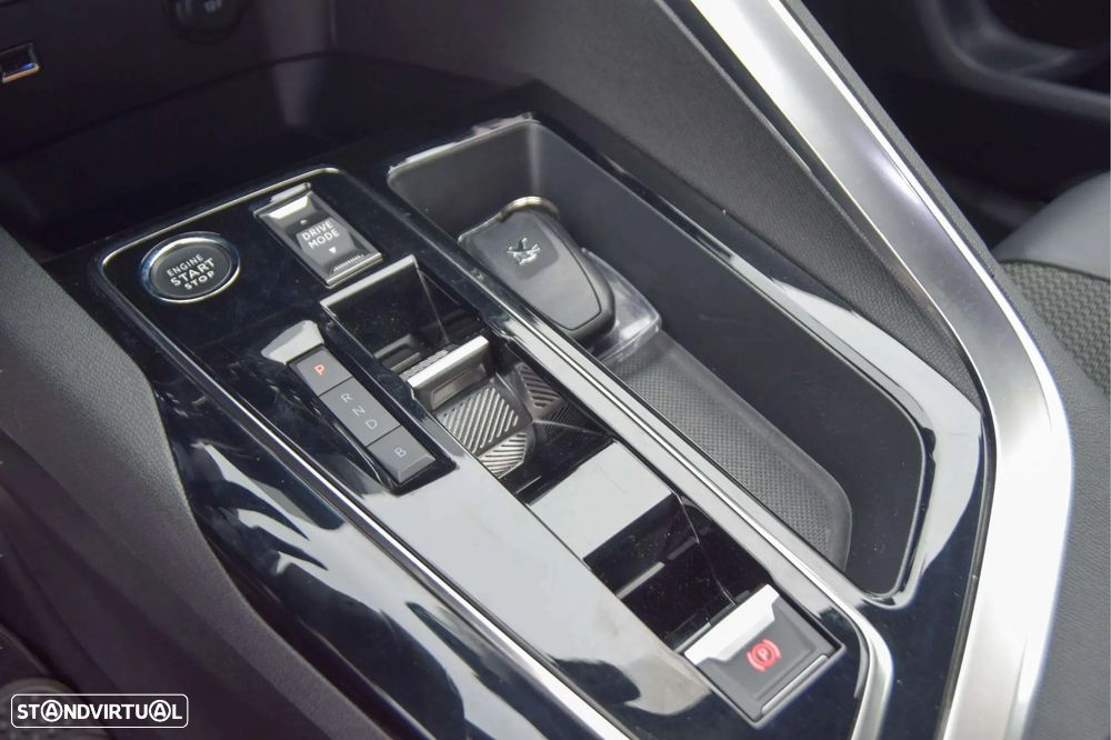 Peugeot 3008 1.6 Hybrid GT e-EAT8 - 29