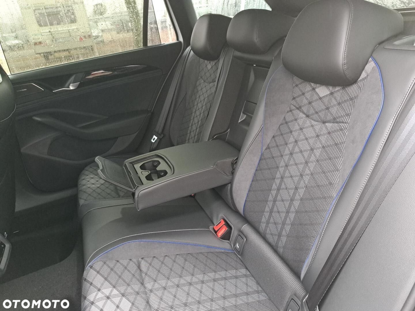 Volkswagen Passat - 14